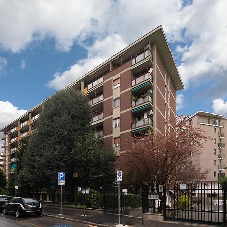 Classbnb - Designer Apartment In The Niguarda Area Milan Luaran gambar